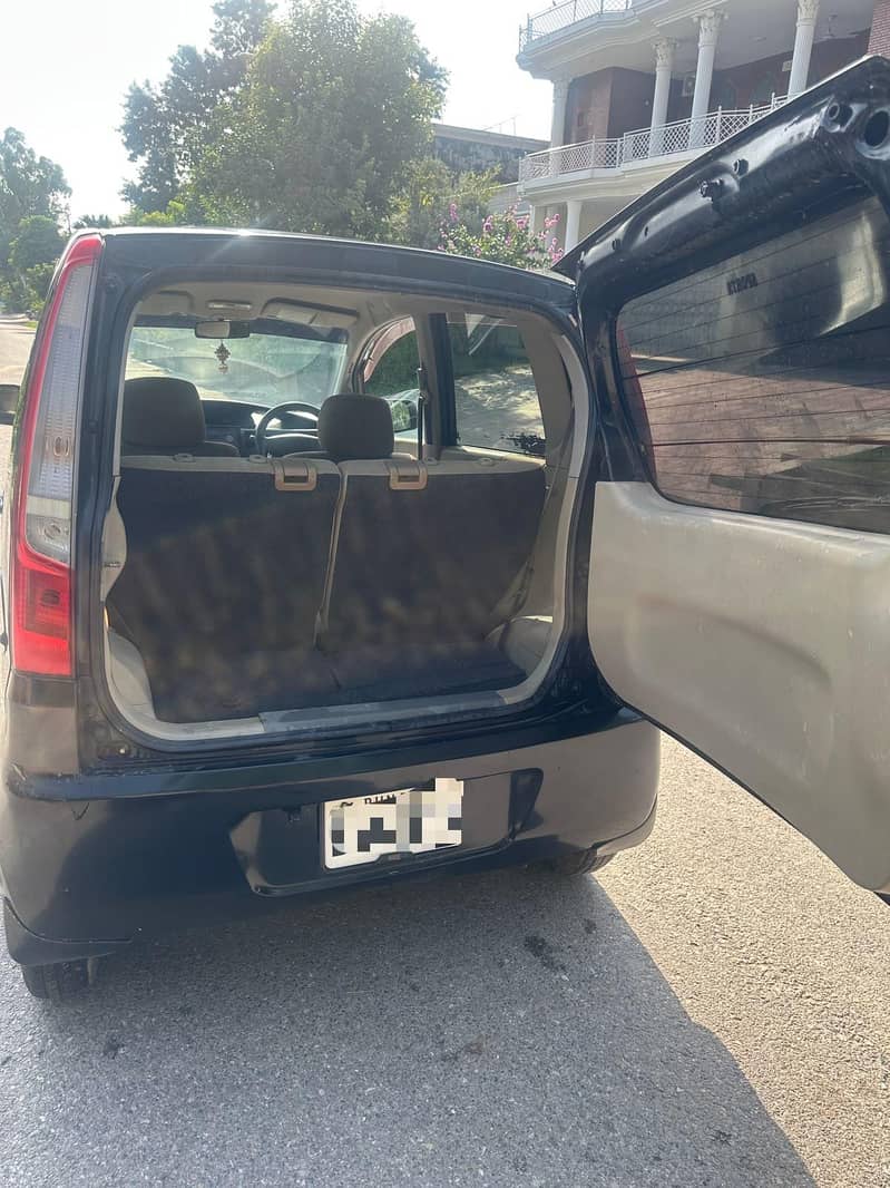 Daihatsu Move (with Eco function) 9