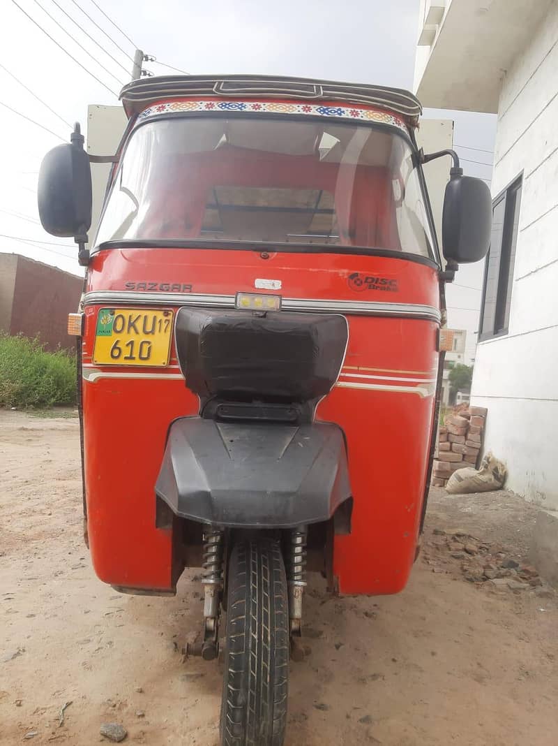 Loader rikshaw 9