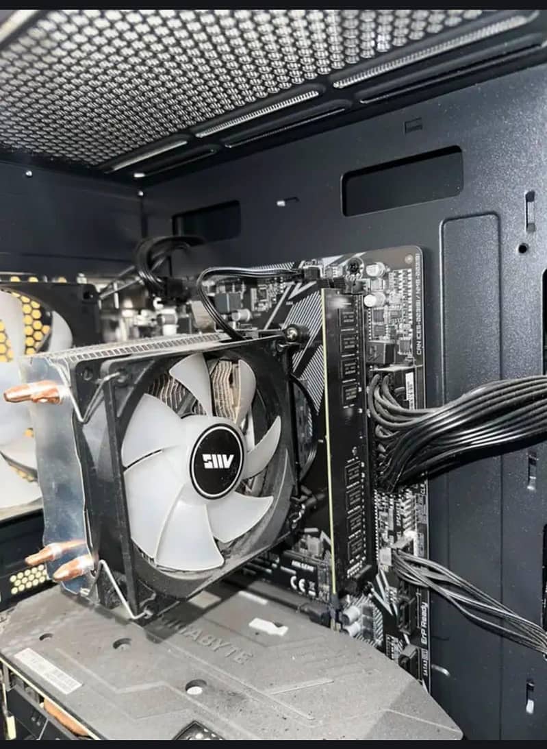 FAST GAMING PC SETUP! 6