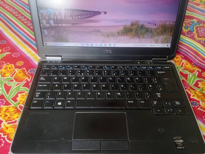 Dell Latitude E7240 0