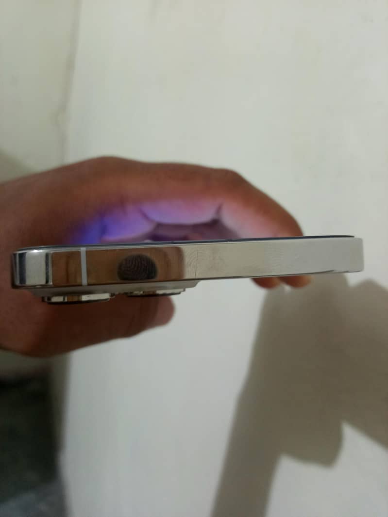 Apple iPhone 13 Pro Max 4