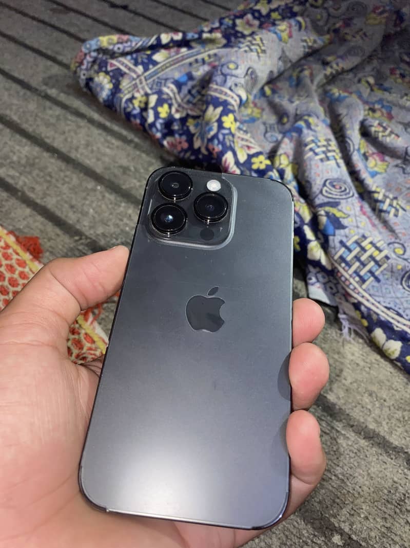 Apple iPhone 14 Pro 1