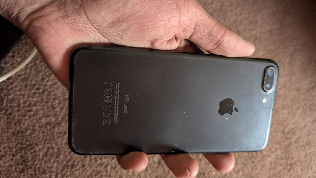 Apple iPhone 7 Plus 0
