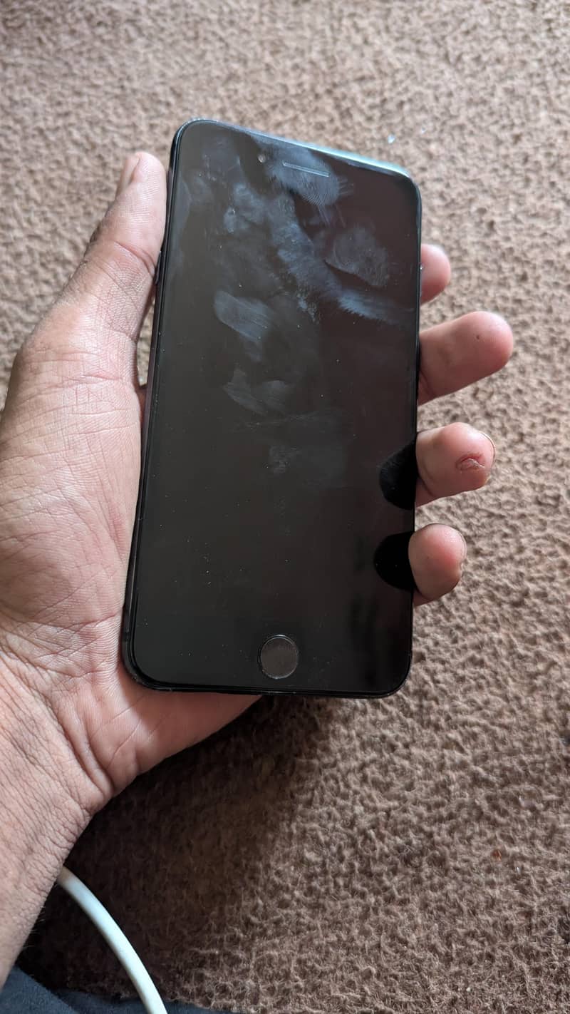 Apple iPhone 7 Plus 1