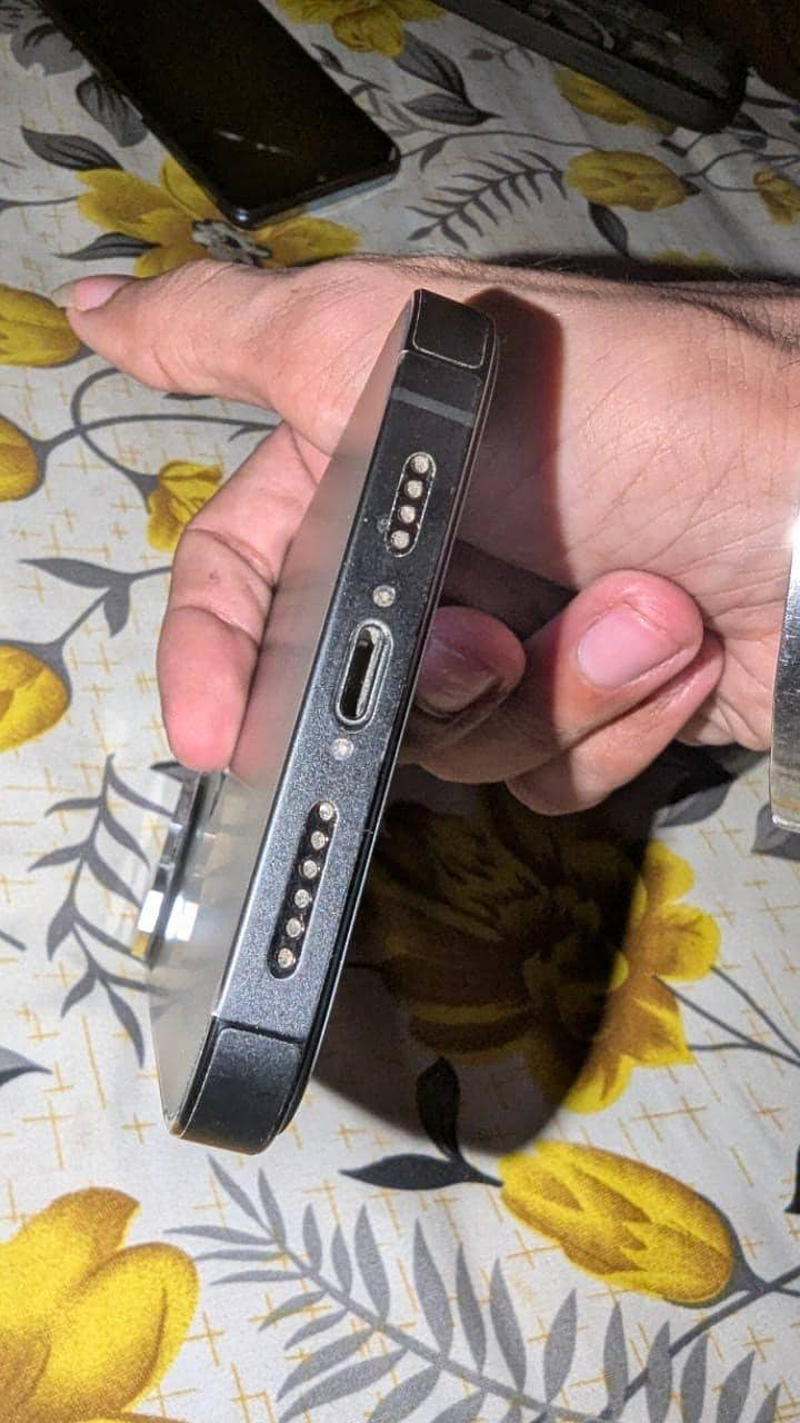 Apple iPhone 14 Pro Max 2