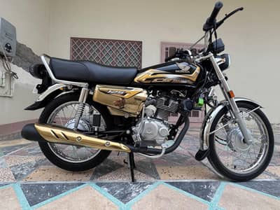 Honda 125 Special Edition Gold 2026 – Brand New Condition,