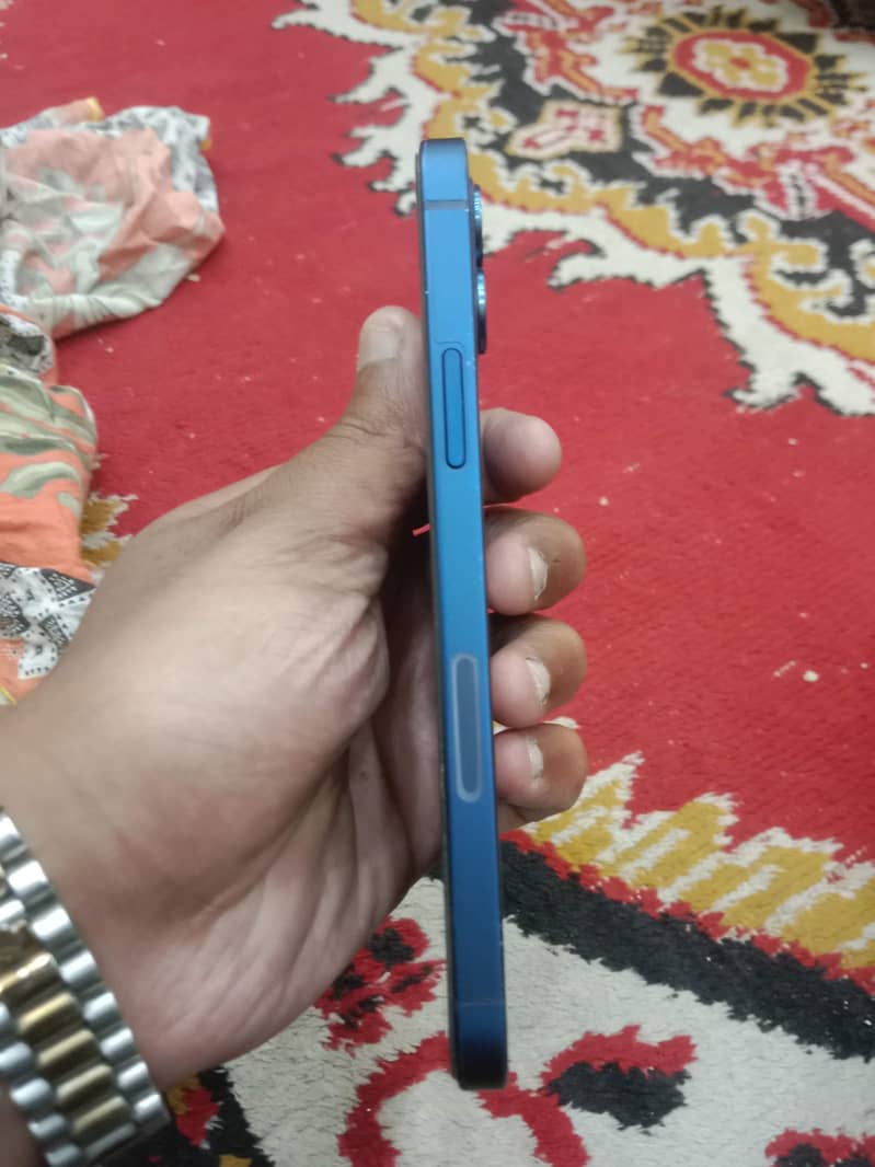 Apple iPhone 12 2
