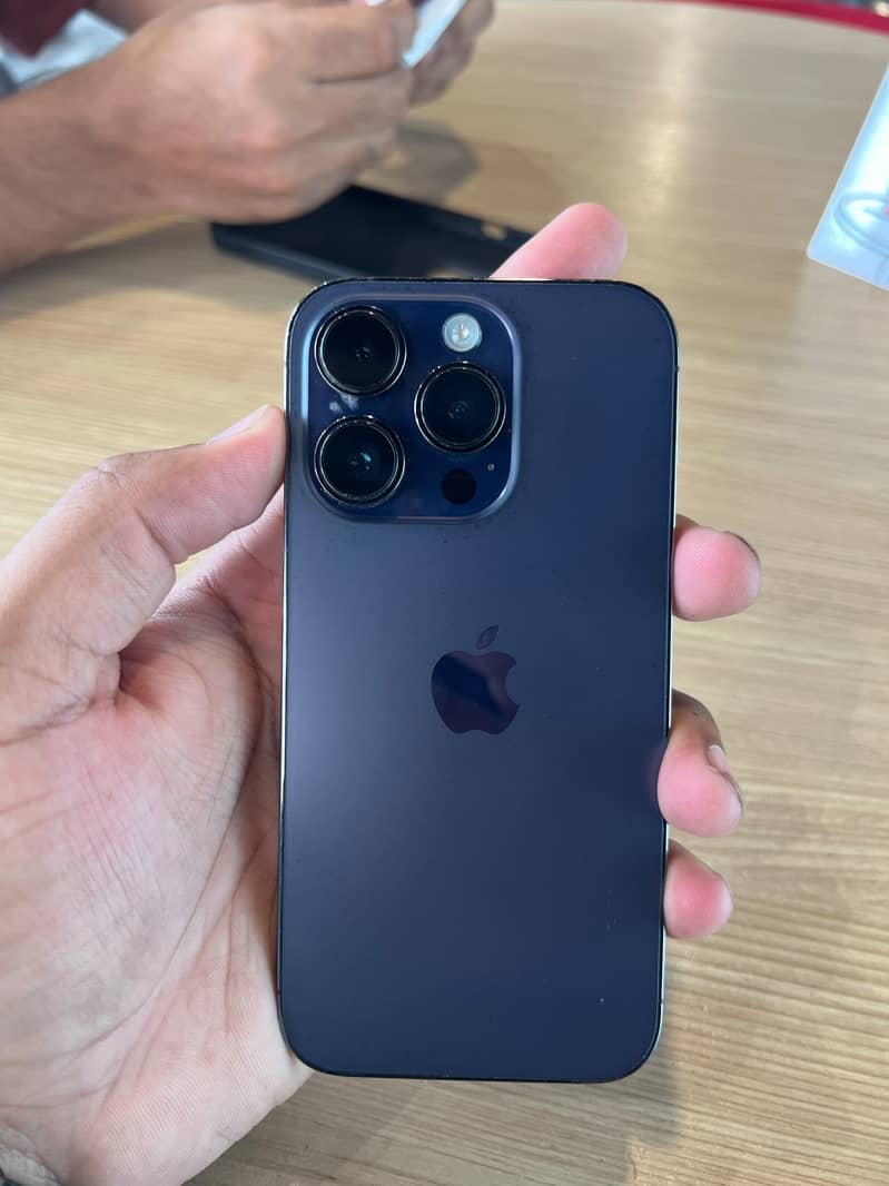 Apple iPhone 14 Pro 1