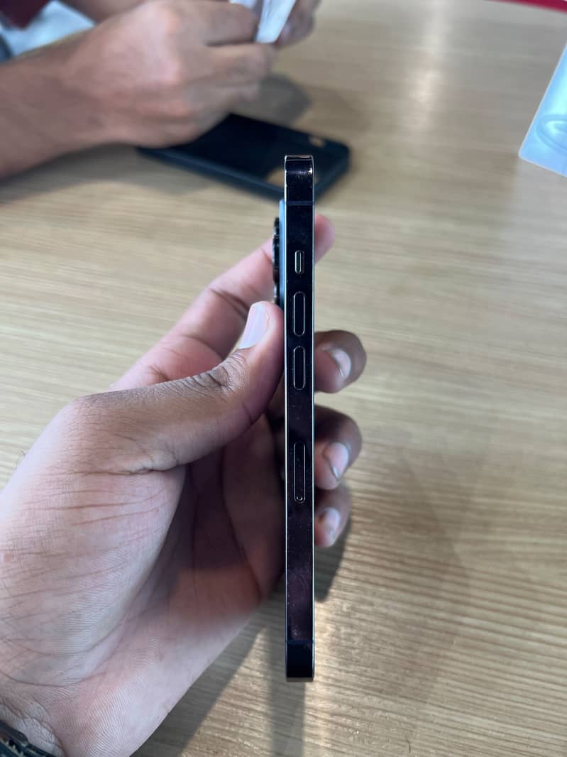 Apple iPhone 14 Pro 3
