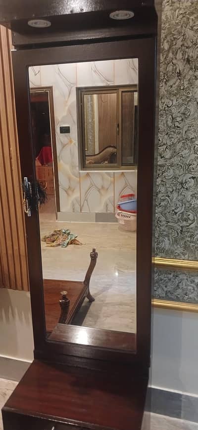 standing  mirror Dressing  with draws