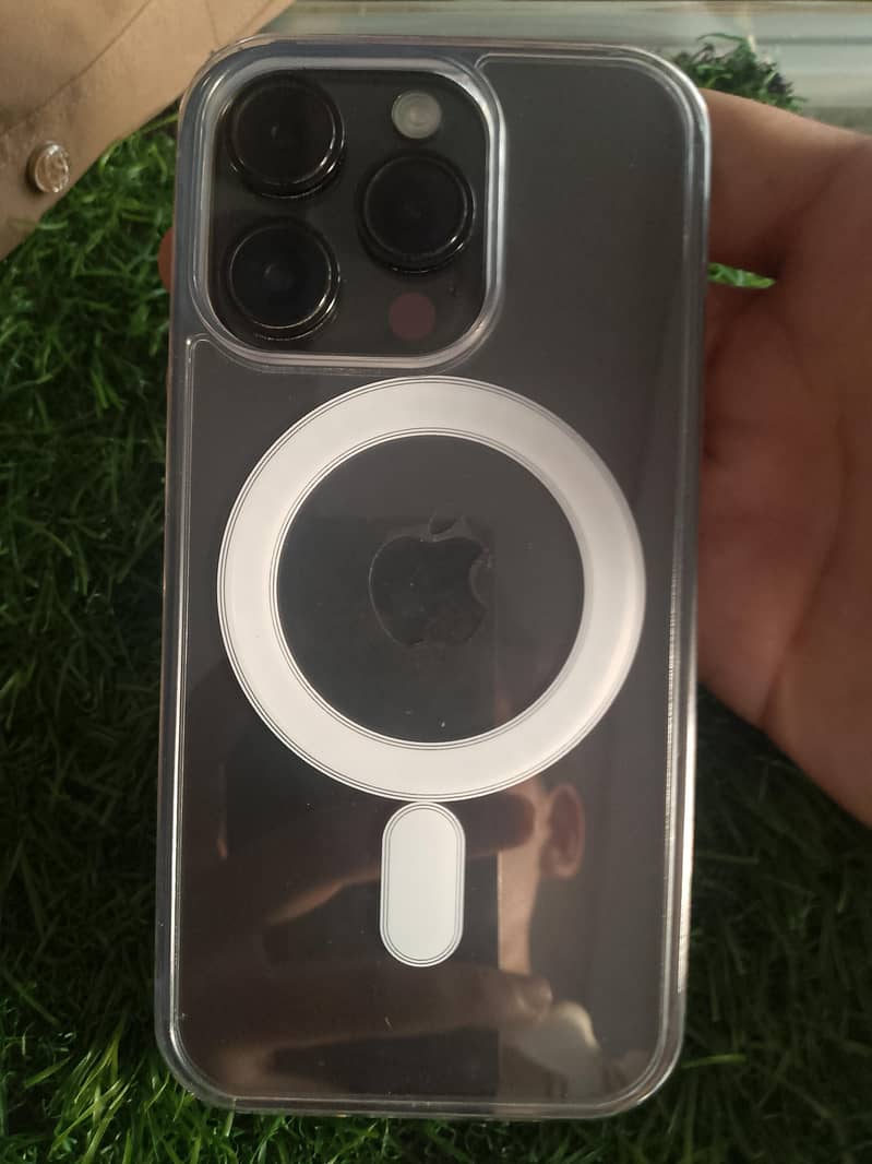 Apple iPhone 14 Pro 0