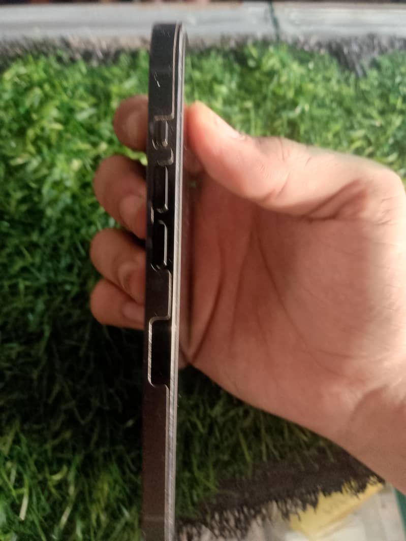 Apple iPhone 14 Pro 2