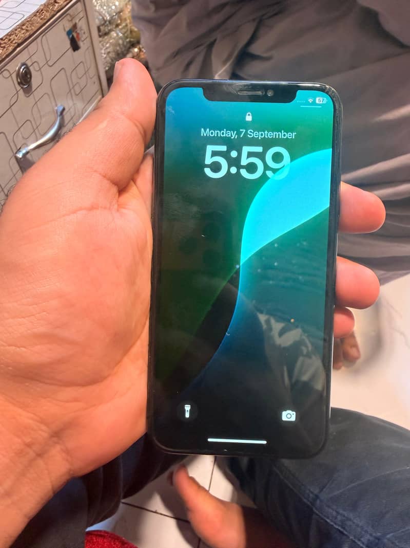 Apple iPhone XS 1