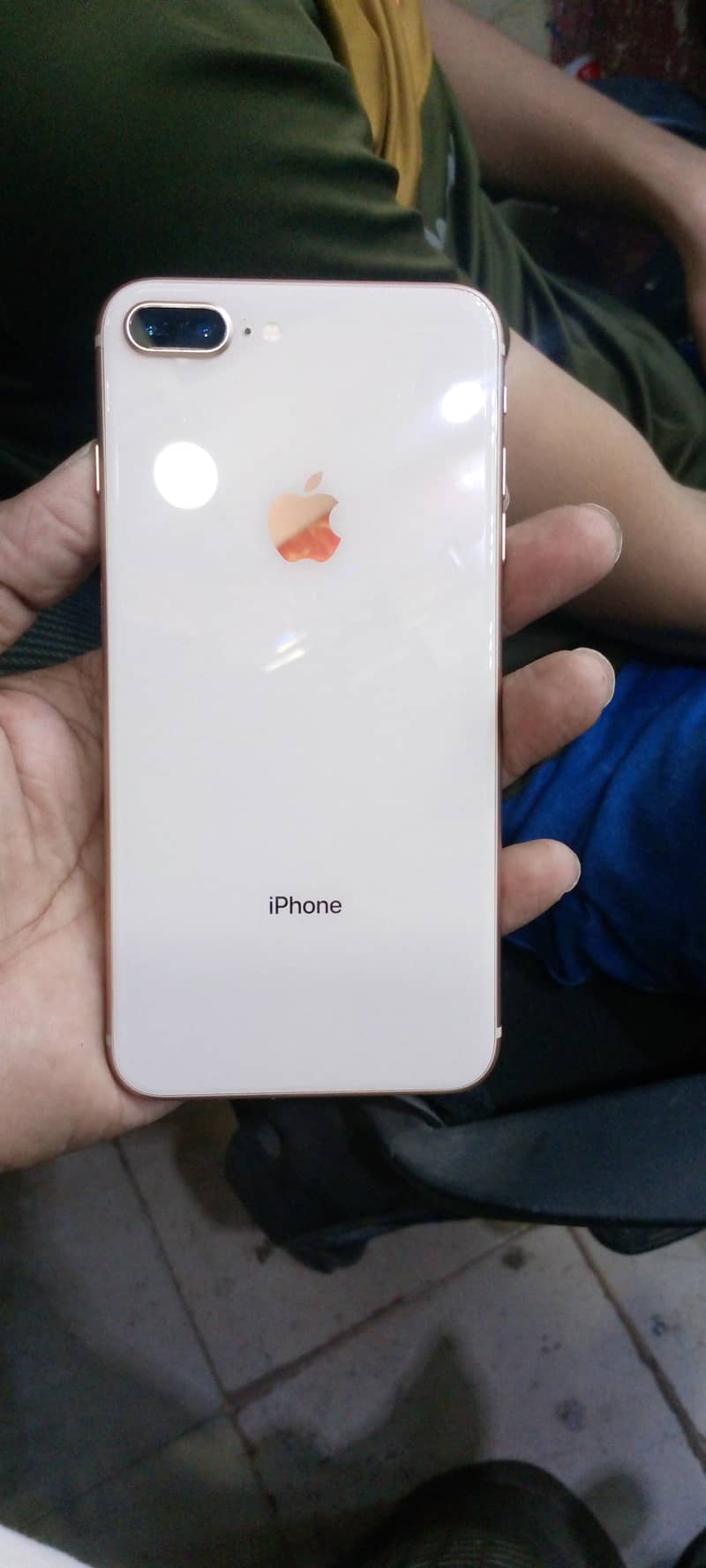 Apple iPhone 8 Plus 0
