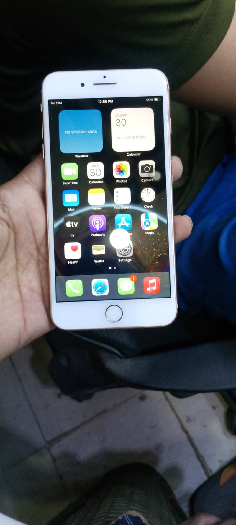 Apple iPhone 8 Plus 1