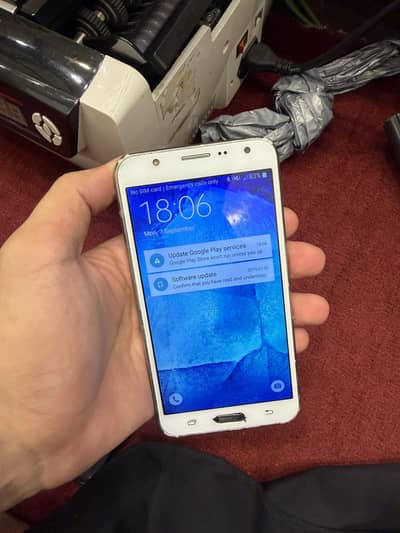 Samsung Mobile J7