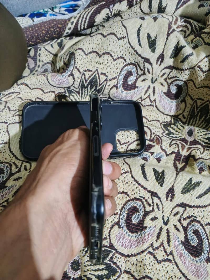Apple iPhone 15 4