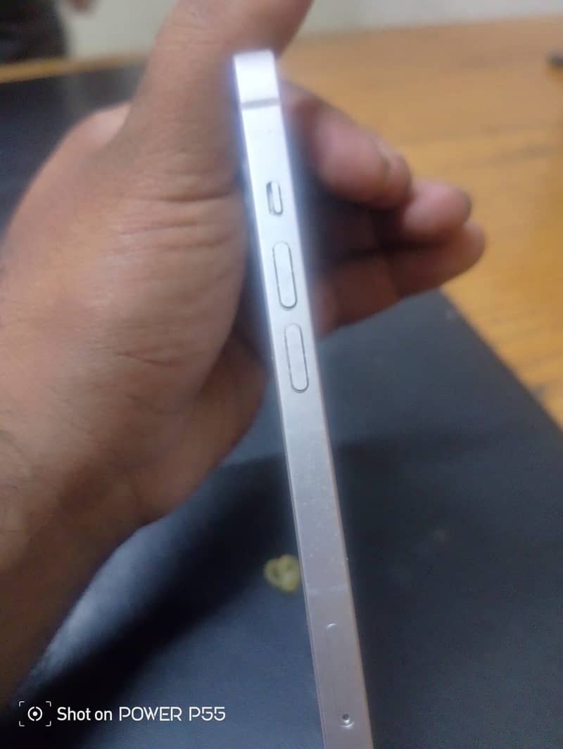 Apple iPhone 13 3
