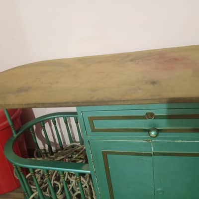 damaged and used iron stand