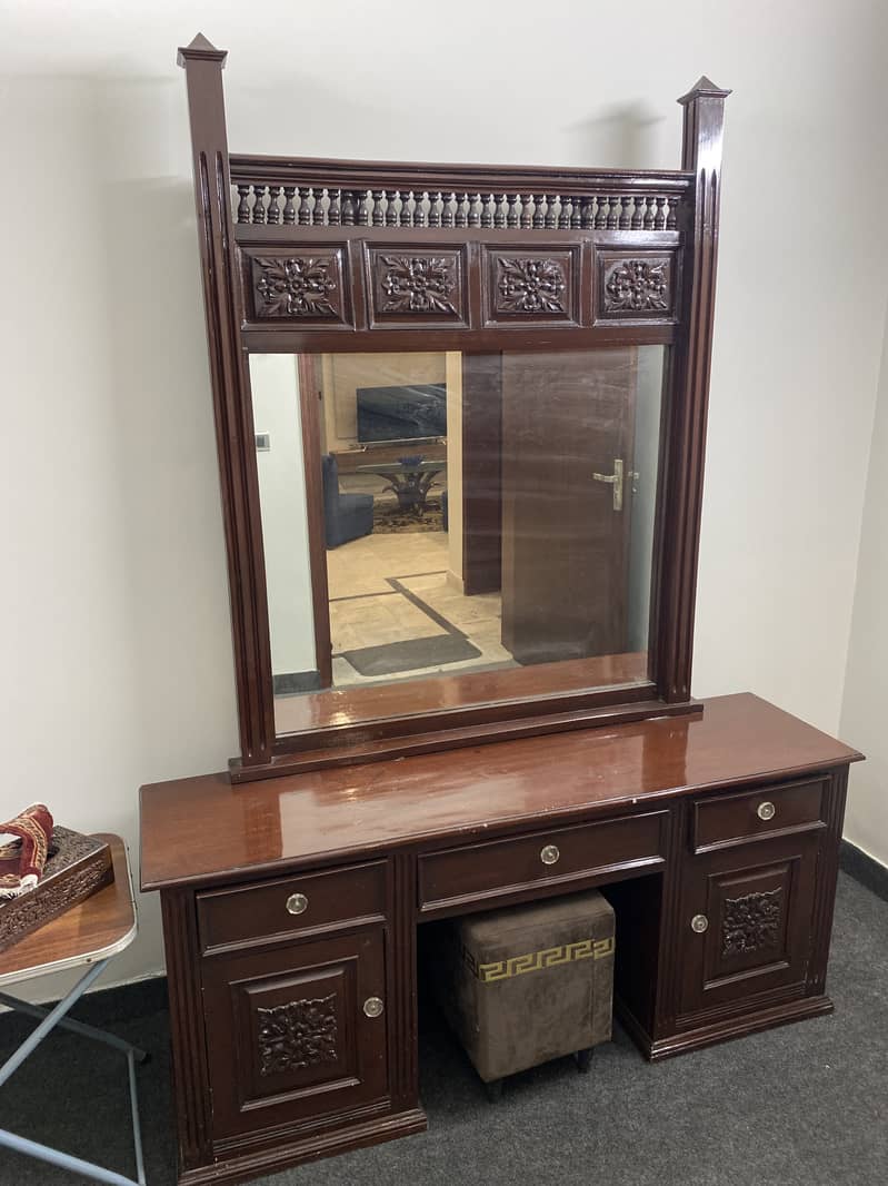 Dressing table 1
