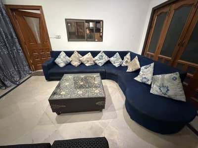 Beautiful Sofa Set for Sale – Good Condition