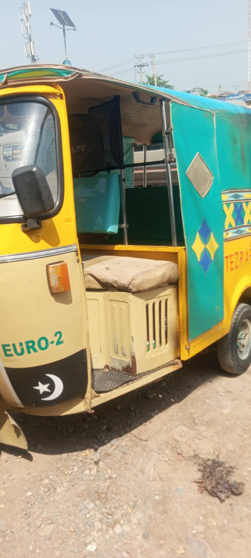 1 auto rickshaw 2