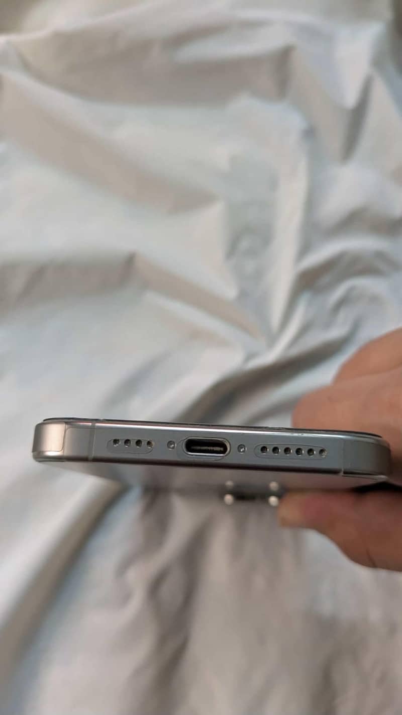 Apple iPhone 15 Pro Max 5