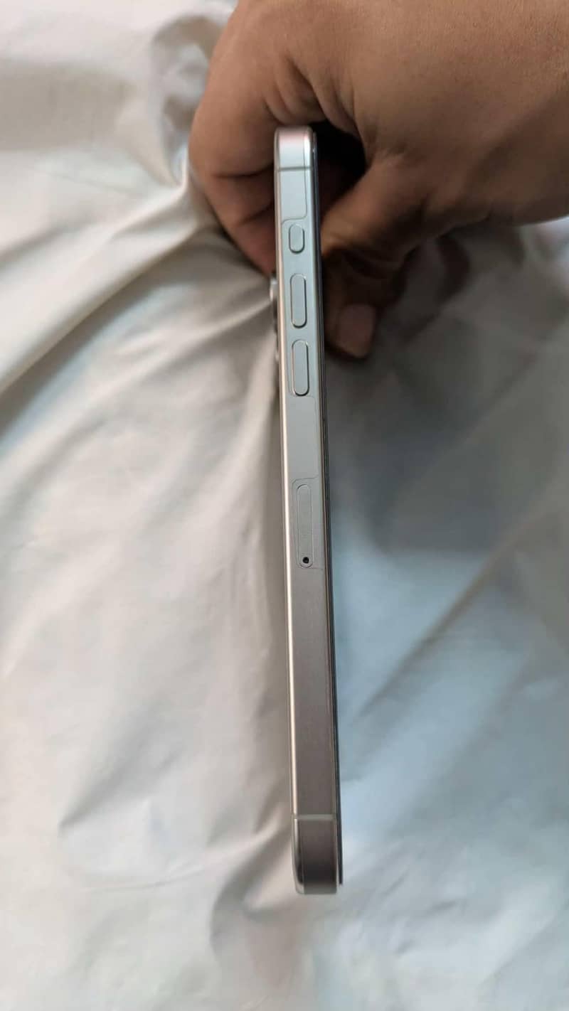 Apple iPhone 15 Pro Max 7