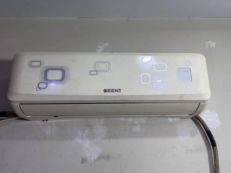 Orient split Ac 1 ton 1