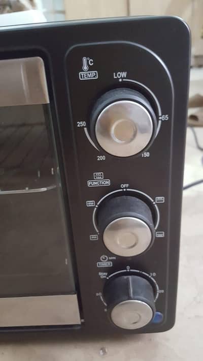 Cambridge EQ-6123 Large Capacity electic oven.