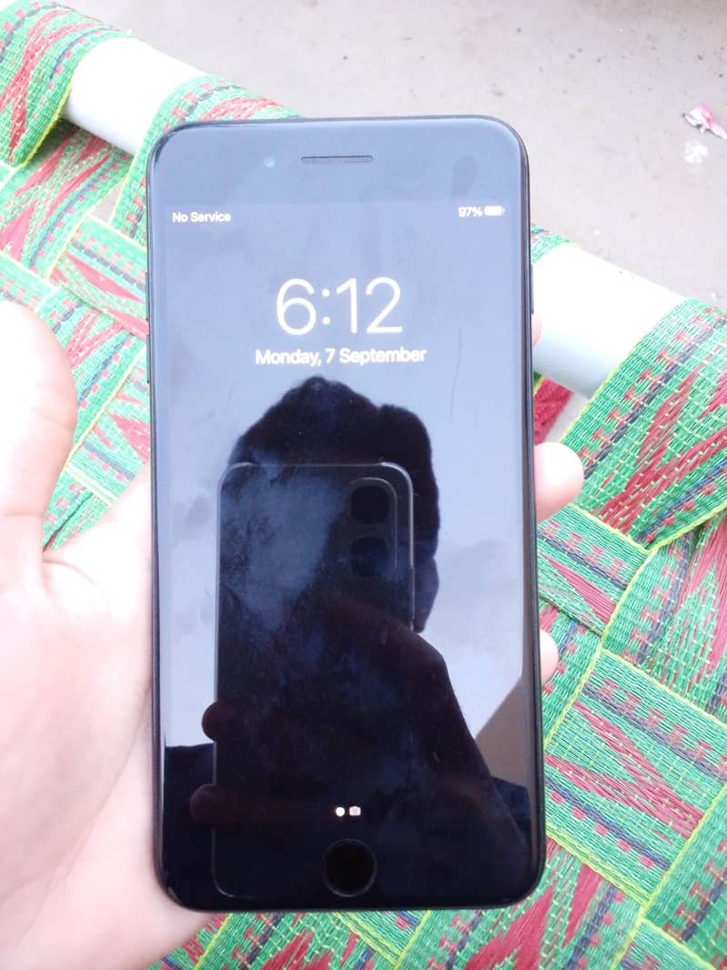 Apple iPhone 7 Plus 1