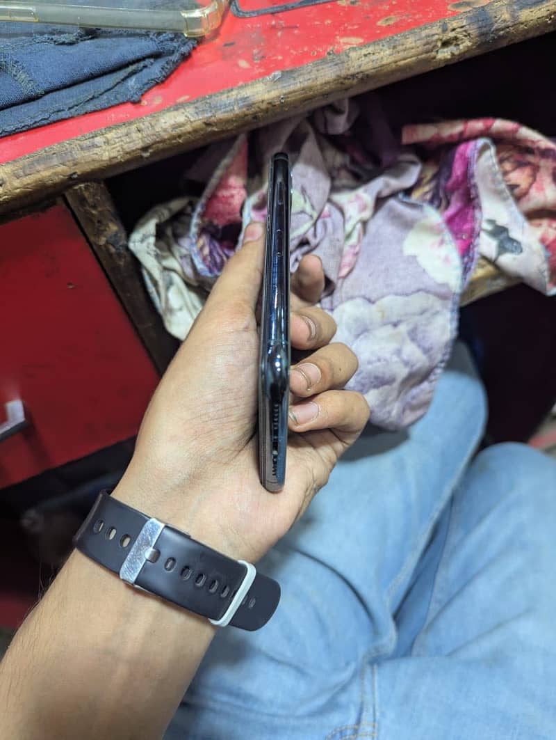 Apple iPhone 11 Pro 1