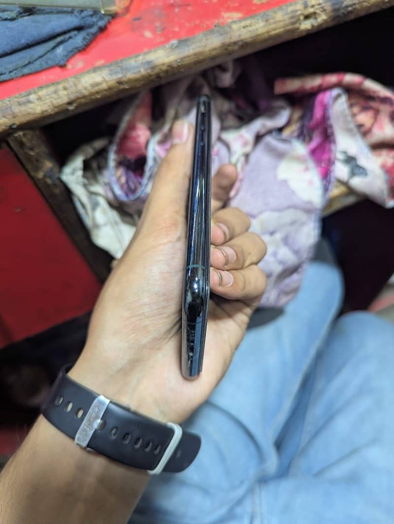 Apple iPhone 11 Pro 3
