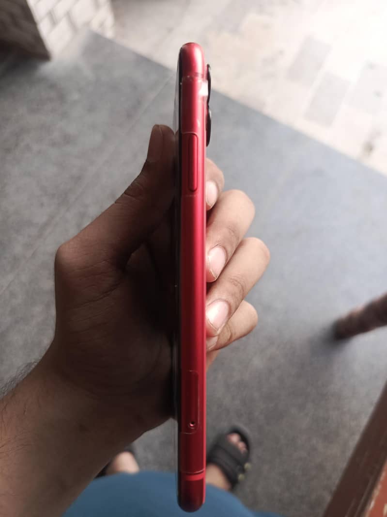 Apple iPhone 11 3