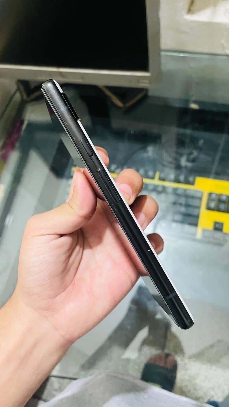 Google Pixel 6a 4