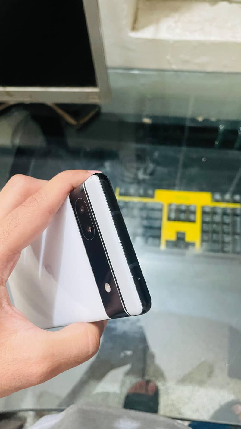 Google Pixel 6a 5