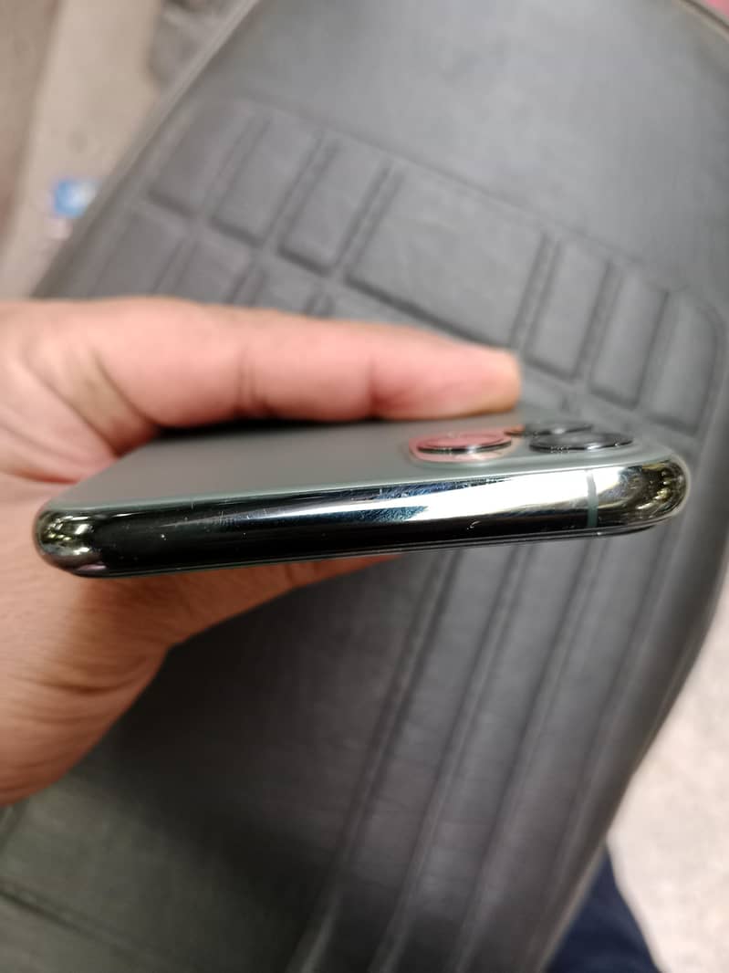 Apple iPhone 11 Pro Max 5