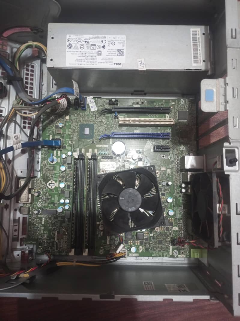 desktop computer 0