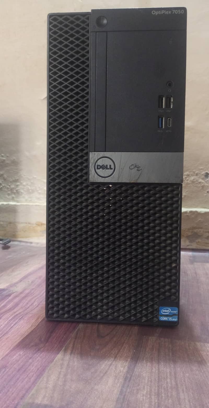 desktop computer 4