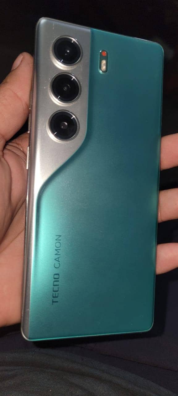 Tecno CAMON 40 Pro 11