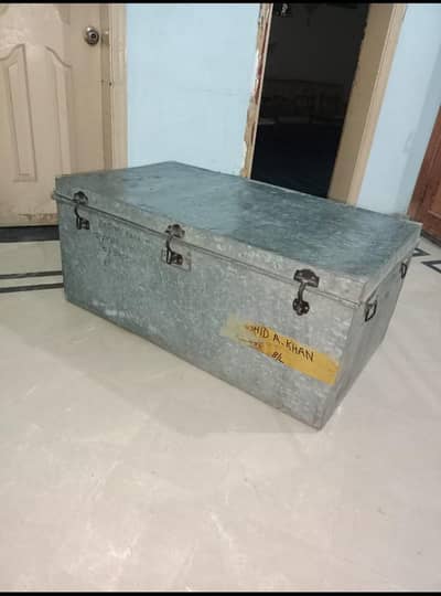 bistar box/ trunk/paitee
