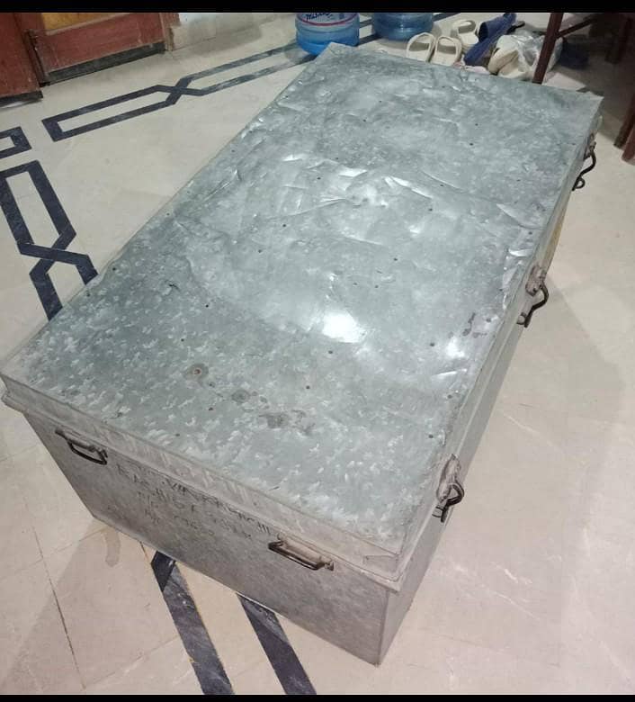 bistar box/ trunk/paitee 1
