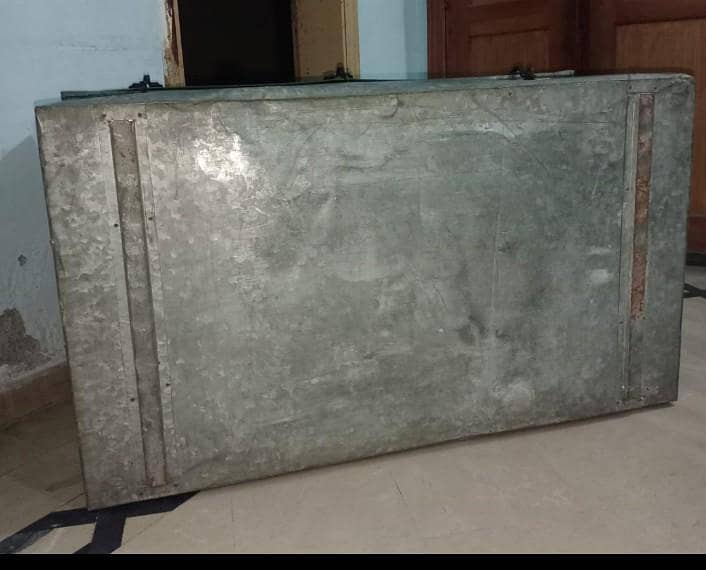 bistar box/ trunk/paitee 3