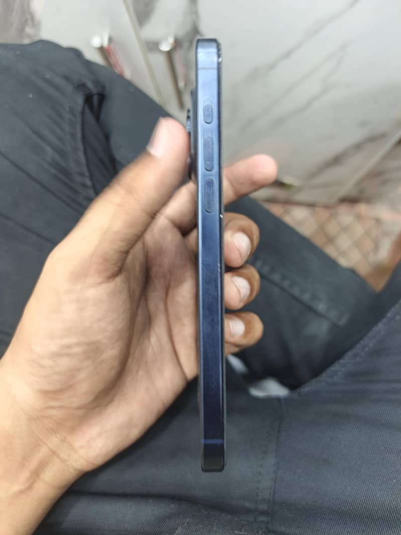 iphone 15 pro max 2