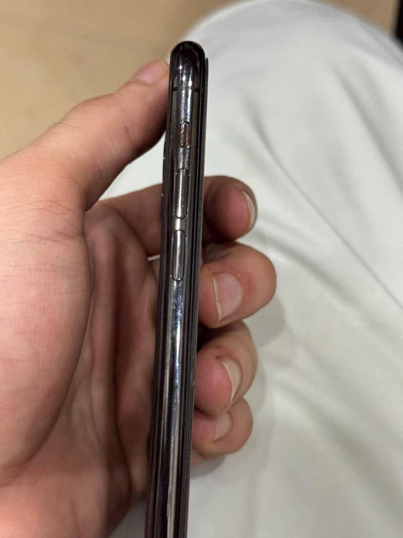 Apple iPhone 11 Pro 3