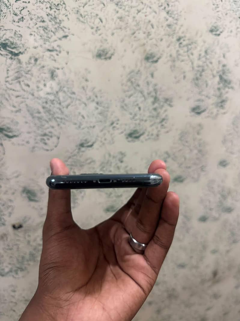 Apple iPhone 11 pro max 6