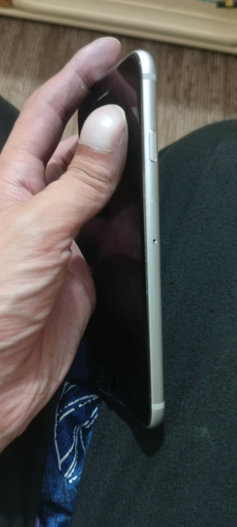 Apple iPhone 6S 1
