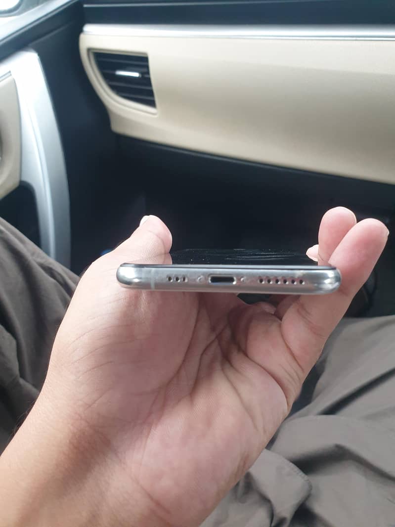 Apple iPhone 11 Pro 3