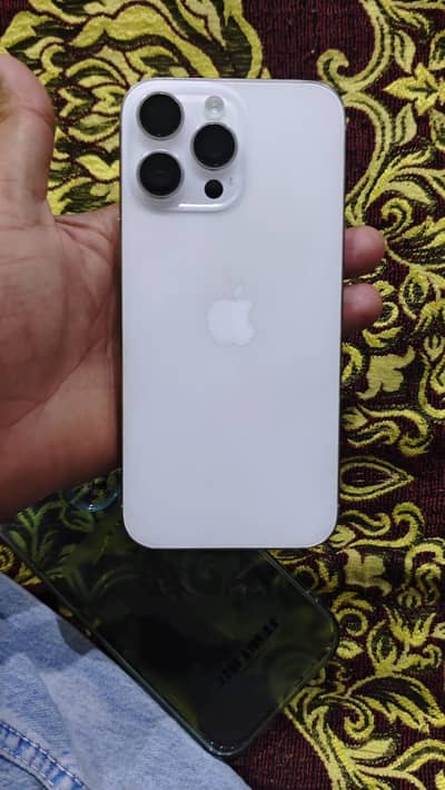 Apple iPhone 16 Pro Max