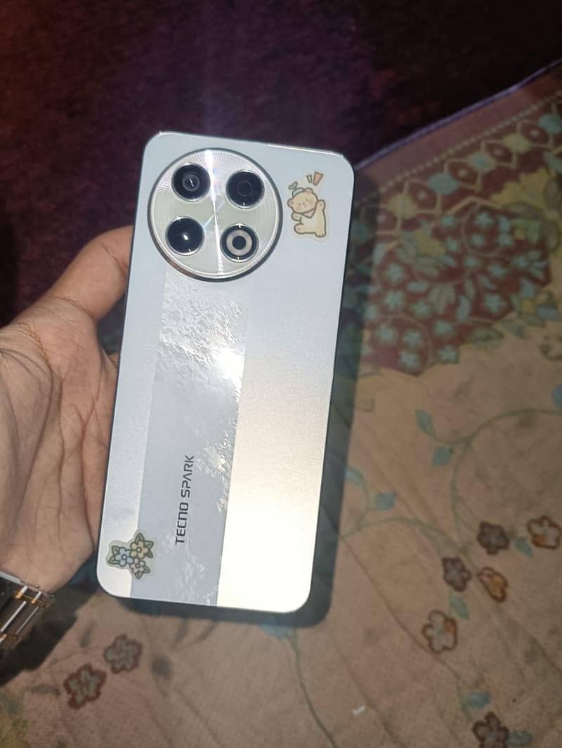Tecno SPARK 30 Pro 0